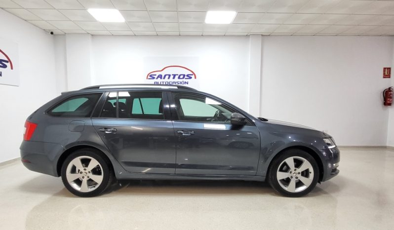 Skoda Octavia Combi 1,6 Tdi 115cv Style lleno
