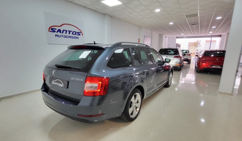 Skoda Octavia Combi 1,6 Tdi 115cv Style lleno