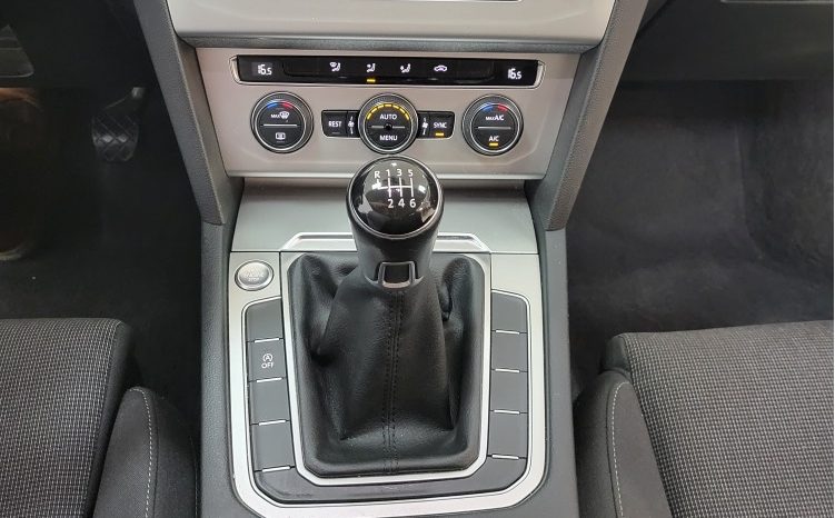 Volkswagen Passat 1.6 Tdi 120cv Advance lleno